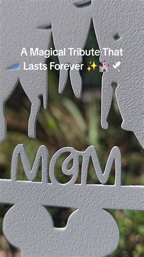 Honor the memory of someone who loved the magic of Disney with this personalized staked memorial sign. 🌟🏰 A keepsake more meaningful than flowers — designed to last and keep their memory shining. 💛 #Disney #DisneyMagic #MemorialGift #PersonalizedTribute #GardenMemorial