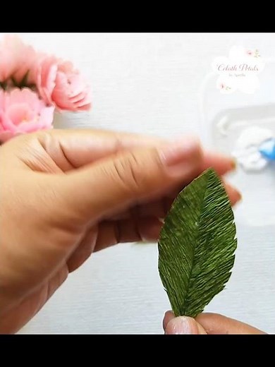 Cara mudah membuat daun dari kertas krep (how to make leaf from crepe paper) #crepepaperflower