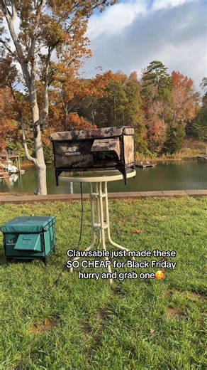 141K views · 12 reactions | Temps are dropping fast ❄️ This heated outdoor cat house keeps my kitty warm, dry, and safe all winter. Super sturdy + easy to clean. Highly recommend!  | Clawsable | Facebook