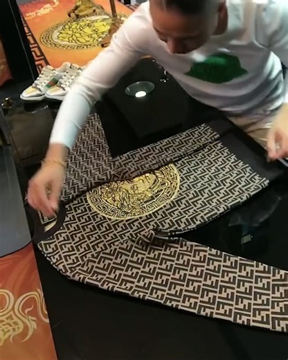 8.4M views · 117K reactions | New ways to fold clothes & save space! | MetDaan Discovery | Facebook