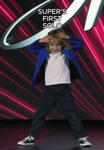 just gonna leave this here for our tiktok aunties 🥹🥰🔥🎸💙 iykyk #dance #solo #austinmoon #austinandally #disney