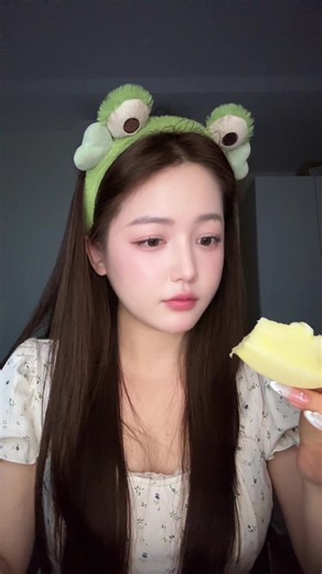 Mukbang ăn táo bở: Trải nghiệm vị ngọt và sự vui thích