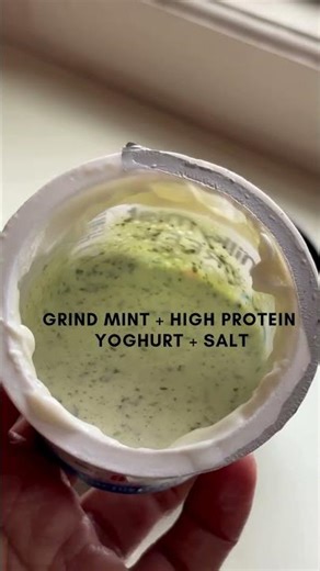 High Protein Chickpea Paneer Salad with Mint Yoghurt Dressing. #recipe #fitness #running #protein