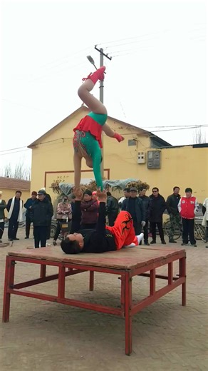Balancing act on point! 💪✨ Watching this incredible performance unfold. #Acrobatics #SkillfulMoves | Allina Ackley