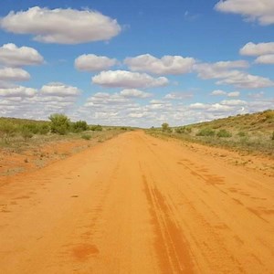 One of the best ways to experience the NT is to take to the open road, and boy do the NT have some good driving routes to explore. Share your stories of the NT with us. Thanks to ogbayray, adamjohns, lucie_mchl, traveloutbackaustralia, bandersj, chards77 on Instagram. | Northern Territory – Australia