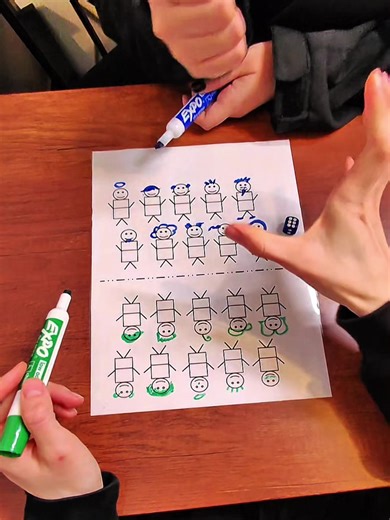 Juego de mesa divertido con papel y Roblox