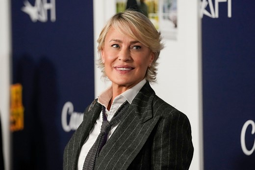 Robin Wright Responds To Online Theories That Jenny Is The Villain In "Forrest Gump"
