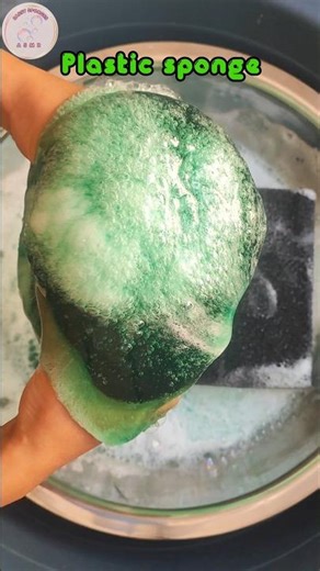 🖤Plastic sponges🖤 Crunchy bubble bath squeezes💚🫧 #shorts #asmrsponge #spongesqueezing #sponge