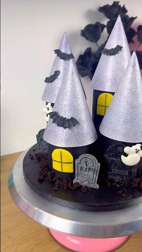 The cutest Spooky Haunted Castle Cakes are made with Frost Form 👻🖤 www.frostform.com