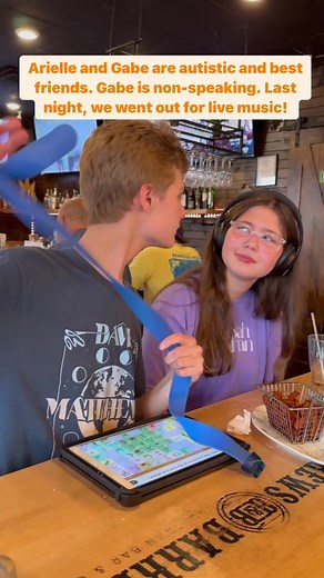 Last night, Arielle and Gabe once again went ti dinner and live music! Arielle and Gabe feel the music on another level, and what they have is incredibly special. As always, it was beautiful seeing them so happy to be with one another. @nicolegottesmann #autism #autismawareness #autismacceptance #bestfriends #heybestie #singing #music