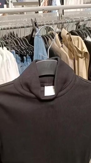 30K views · 1K reactions | J'ai encore rien compris  #humour #absurde #handm #shein #shopping #mode #zara | lebigboss._ | Facebook