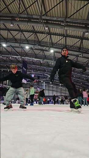 Duo 🔥 #eislaufen #schlittschuhlaufen #winter #eishalle #tutorial #eishockey #eiskunstlauf #tipps