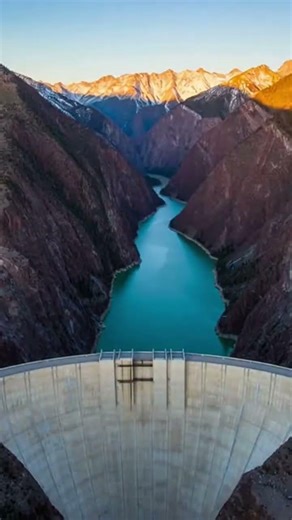 Engineering Marvel: Building the Impossible 🏔️🏗️