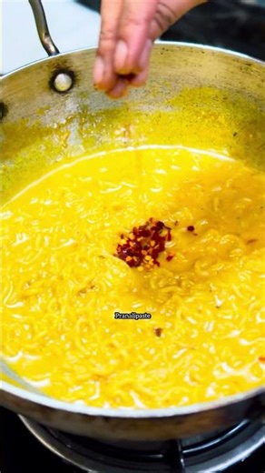 Cheesee Maggi😋