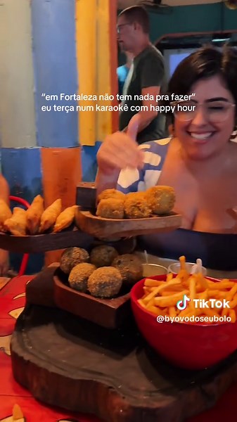 Karaokê em Fortaleza: Uma Noite Incrível com Tropicanos