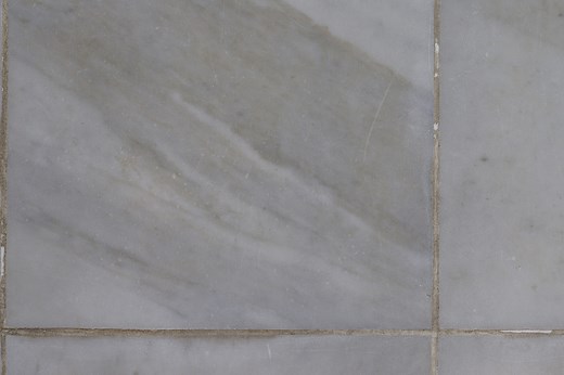 Comment nettoyer des joints de carrelage noircis et encrassés sans effort ?