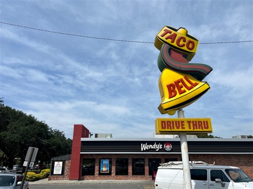 Taco ’bout history: The oldest Taco Bell sign in Savannah