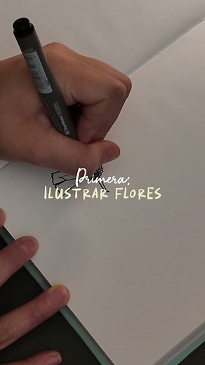Te traigo 100 ideas para empieces a llenar esas libretas que tienes en blanco. 1. Ilustra flores, yo seguí los tutoriales de @Karla Parece difícil, pero la verdad son fáciles de seguir y los resultados me encantaron 🌼 #journal #floresilustradas