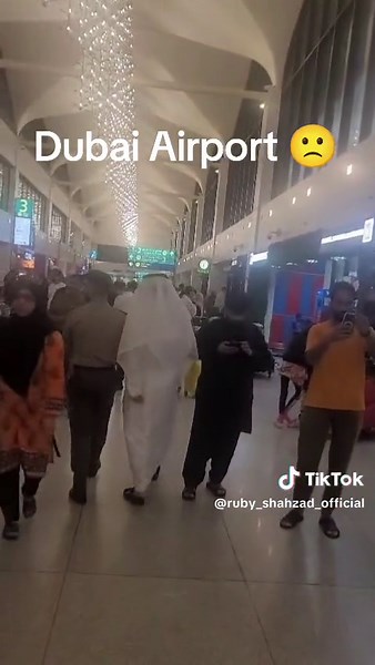Discover the Vibrant Atmosphere at Dubai Airport