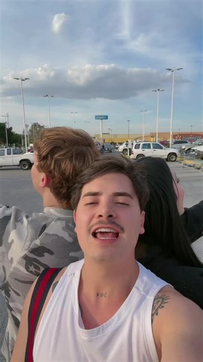 Cual les gustó más? 😂🙃 @Sofia Roberta Vela @Brandon Vela ☻ | Brandon.vela