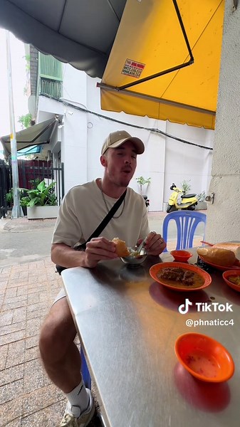 Delicious Goat Curry with Bánh Mì in Saigon