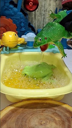 Funny Frogs vs. The Bubble Explosion! 🐸🧼