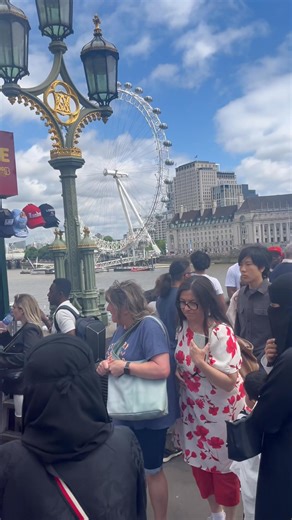 Welcome to London eye Westminster Bridge #londonlandmarks #londontourism #britishtradition #royallife | London sights & sounds