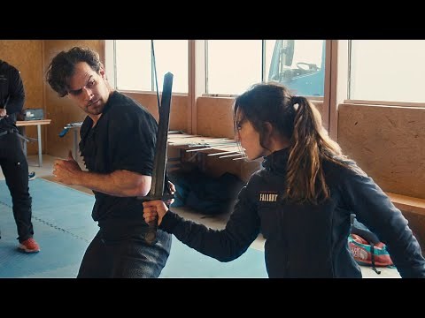 Henry Cavill Sword Fighting In The Witcher Behind The Scenes