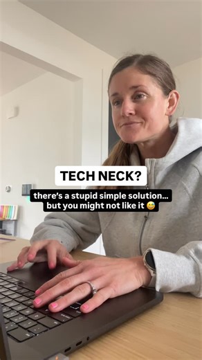 Lindsey Bomgren on Instagram: "TECH NECK? This is for you 👇 🚨 Comment SEVEN and I’ll DM you my FREE 12-Week Pull-Up Program and a workout you can put your pull-ups to the test in RIGHT NOW! If you work at a computer, have a smart phone, or spend hours hunched over babies...odds are you’re part of the 60-80% of the population that suffers from “tech neck” 😅 also known as a forward tilted head, stiff upper back and rounded shoulders. 👉A common cause (other than those dang phones 😂)? OVERACTIV