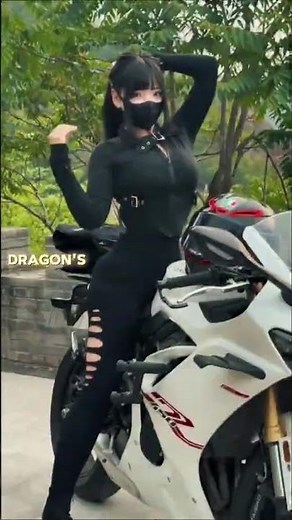 Girls on superbikes hit completely different.. 🖤🔥