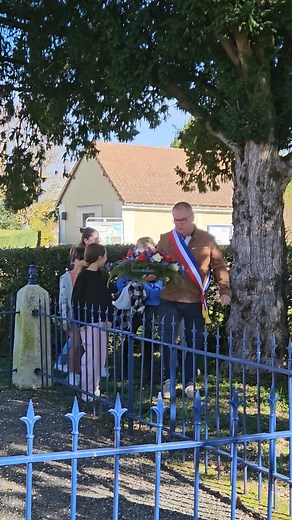 Le 11 novembre à Anglars-Nozac Dépôt de la gerbe | Mairie de Anglars-Nozac