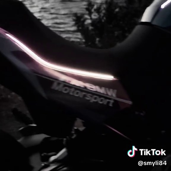 BMW F900R bike review and ride highlights