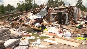 8 hospitalized after tornado hits Chicago suburbs