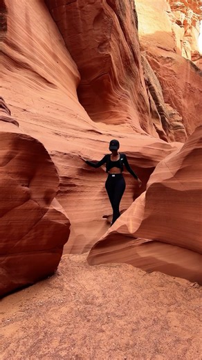 Shudu Musiḓa on Instagram: "I am still in awe of this @intrepidtravel trip hosted by my girl @wawa_gatheru .🥹🤍 Thank you @wawa_gatheru for inviting me, and introducing me to incredible women in social impact, on a journey across three states. Not just to explore breathtaking places like Zion, Bryce Canyon, Antelope Canyon, and Horseshoe Bend but also to rest, reconnect, and remember the power of sisterhood. In the quiet moments, the long drives, the belly laughs, and the shared reflections — 