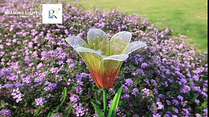 2 Pack Solar Flowers，Solar Lights Outdoor Garden Flowers, Solar Garden Lights Waterproof for Patio Yard Walkway Pathway Lawn Decorations（Tulip）