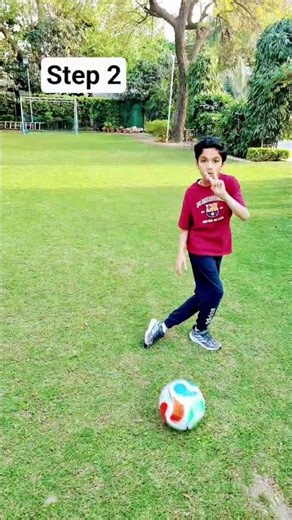 neymar style skill move to look Brazilian and impress your friends. #viral #football #footballskills