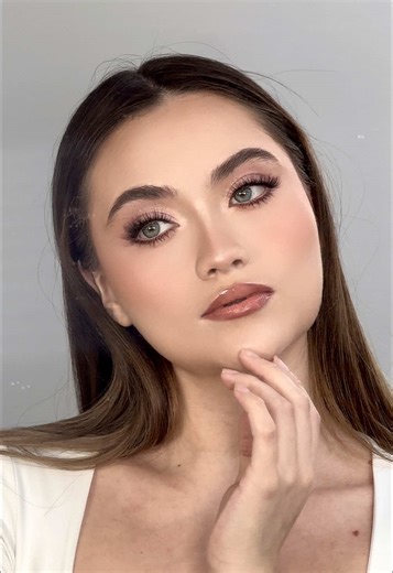 Soft Glam Makeup Tutorial: Effortless Elegance