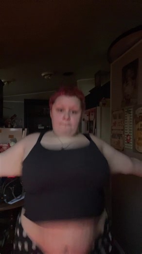 Excuse ALL fat shaking but HERES ANOTHA ONE IN A BRA😂🤣😭 yitties really defying gravity with that last one😞