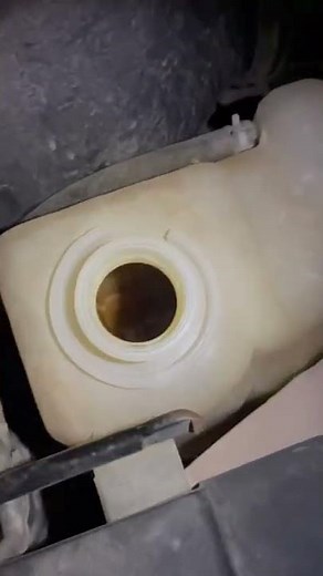 1997 Ford F150 4.6 engine overheating Ford quick connect failure￼