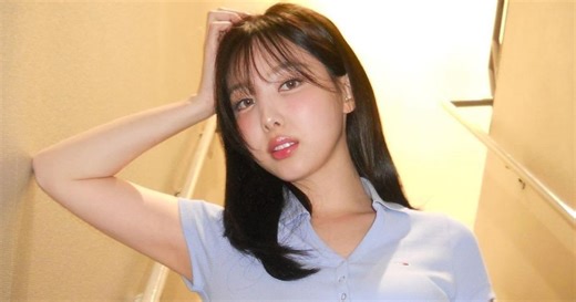 Netizens Enraged At TWICE's Stylists For Dressing Nayeon In An Inappropriately Short Skirt