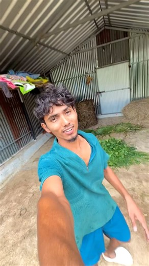 🌀🌀எங்க மாட்டு கொட்டால என்ன இருக்கு தெரியுமா Kuruvisz…#shorts #dog #cute