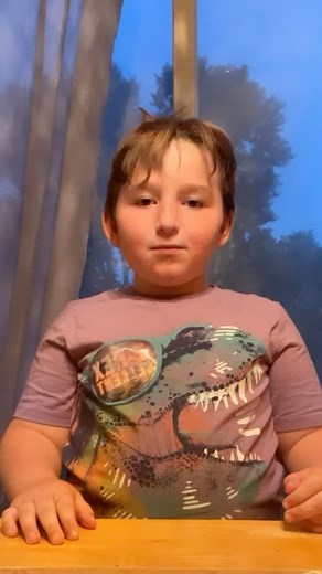 Lyne Simard on Instagram: "Model face challenge來… How many like can my son get? 珞珞 . . . . . . #instason #myson #modeling #monatmom #mamanduquebec #momlife #modelface #modelfacechallenge #modelfaces #instafamous #catwoman #spiderman #tomholland"