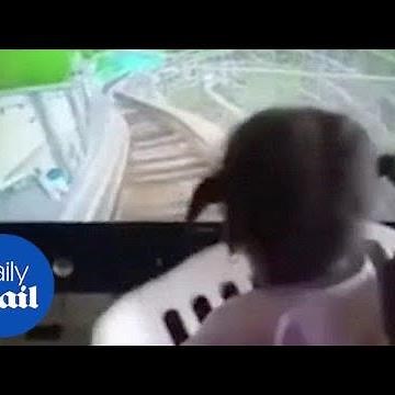 A dad creates a rollercoaster simulator for daughter