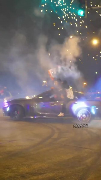 These cars are cool 🌃💨 |🎥 makinatek/en1tys/jackbvisuals/thegrand4.6/dmvsideshows/datcarlife #car #caredit #viral #carmeet #dodge #americancars #drift #drifting #donut #night #teamfx⚜️ #lrsdcledits