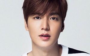 Lee Min Ho sits down with Esquire Korea for an interview where he talks about what he does when he's not filming and more