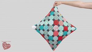 11K views · 328 reactions | If you're new to EPP, the Cobblestone pattern is a perfect project to start with. In this video tutorial, I'll guide you step by step through the process of sewing the Cobblestone pattern, helping you develop your EPP skills. Get the free templates: https://teresadownunder.com/2023/08/02/master-the-art-of-english-paper-piecing-epp-with-the-cobblestone-pattern/ | TeresaDownUnder | Facebook