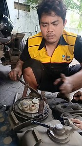 164K views · 673 reactions | Pelepasan filter fuel pump innova reborn, fortuner frz dan hilux mesin 2GD #reels #fyp #viral #otomotif #edukasi #tutorial #mekanik | Bayu Setiaji | Facebook