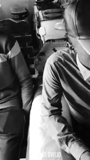 Majarina Lyrics by Trinity Male Voices