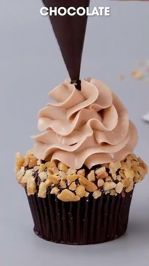 So Easy and Yummy Chocolate Decorating Idea