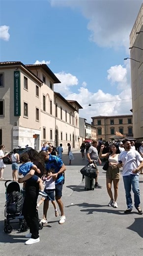 2.7K reactions · 314 shares | A torre inclinada de Pisa (em italiano...